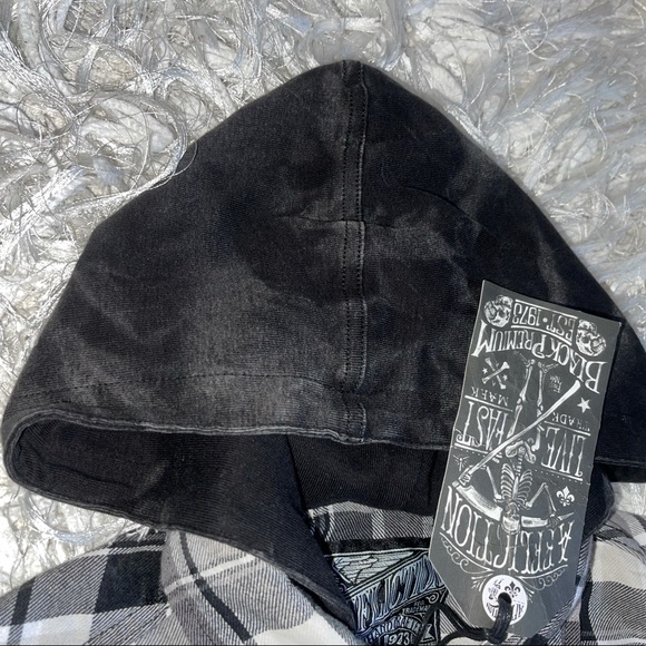 Affliction Hooded Snap Up Tee. L - Picture 5 of 15